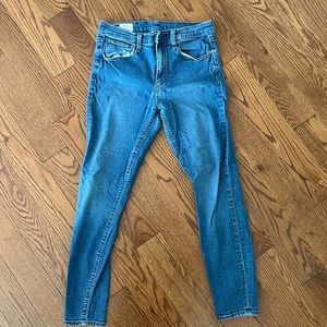 Midrise Gap Jegging